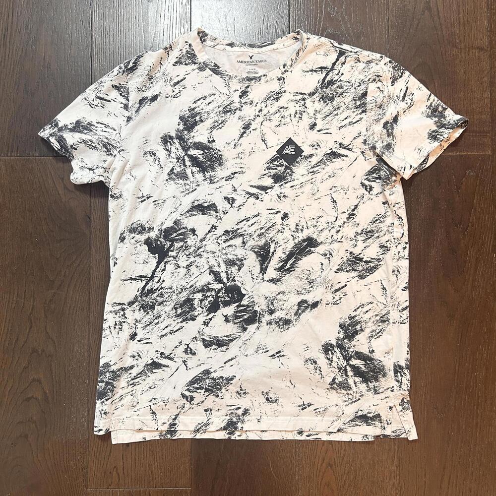 American Eagle Outfitters Men's Large Marble Print T-Shirt